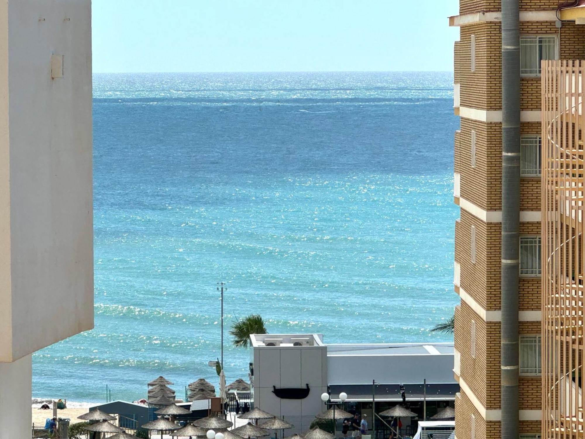 شقة La Carihuela A 150 Metros De La Playa Con Espectaculares Vistas توريمولينوس المظهر الخارجي الصورة